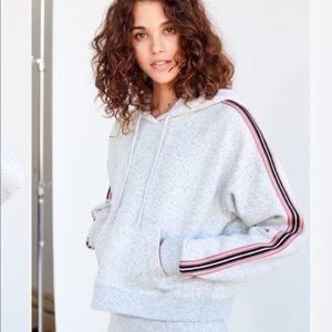 TNA “Iconic cropped sweater”